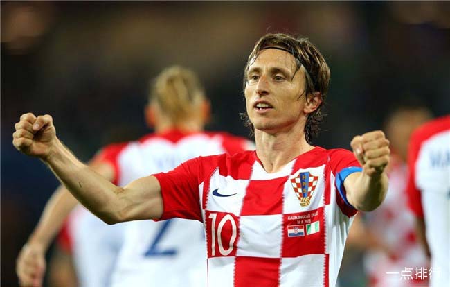 山东泰山达成中国顶级联赛总积分1500分里程碑，为中超首队（山东泰山总积分破1500分，成中超首队达成顶级联赛里程碑）