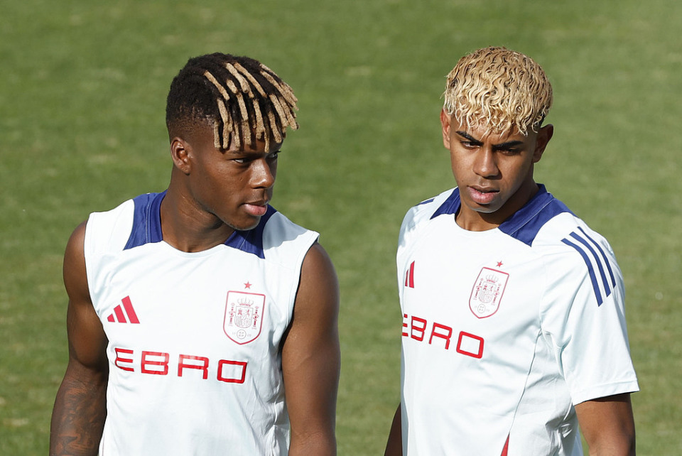 意媒：布雷默和鲁加尼今日参与全队合练，弗拉霍维奇在旁观看（意媒：布雷默与鲁加尼今日随队合练，弗拉霍维奇在场边观望）