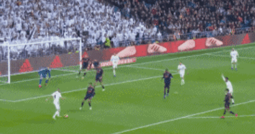 篮球NBA巨星单场暴砍52分，再次刷新个人纪录（NBA巨星单场轰下52分，再度改写个人新高）