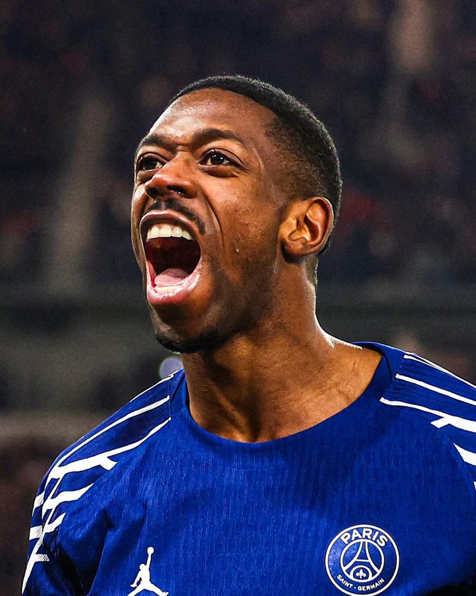 澳超半场：德斯波托夫斯基破门，十人珀斯光荣暂1-0西悉尼（澳超半场战报：十人珀斯光荣1-0领先西悉尼，德斯波托夫斯基建功）