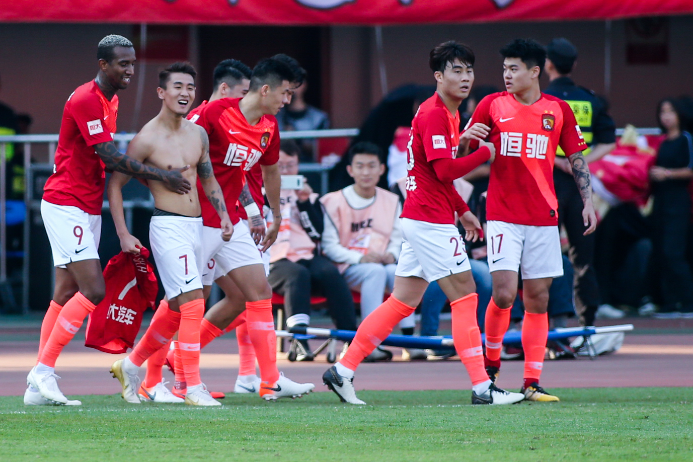 哈兰德点射多库造点 曼城1-1布莱顿