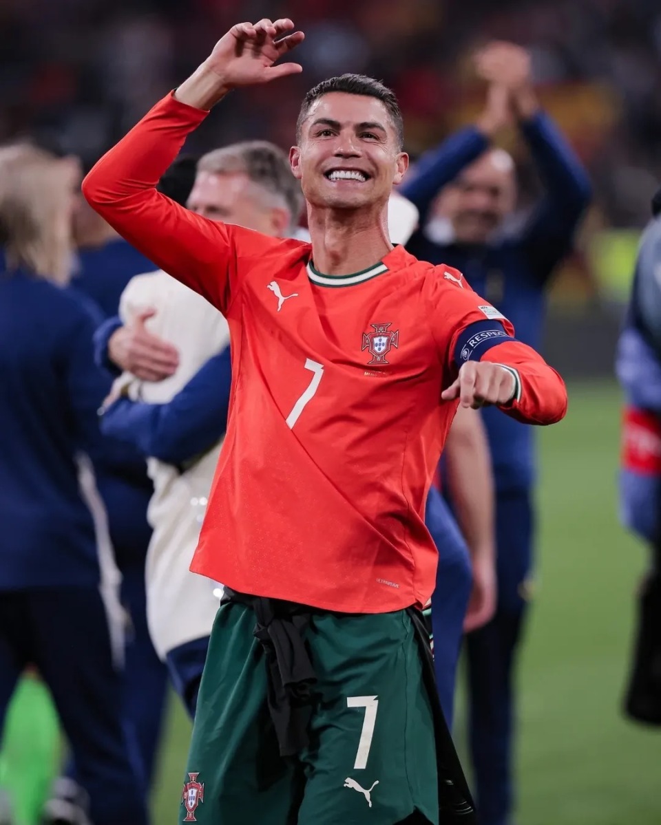 外媒：谢菲联有意韩国国脚边卫薛英佑，球员解约金500万欧（外媒：谢菲联相中韩国国脚边后卫薛英佑，解约金约500万欧元）