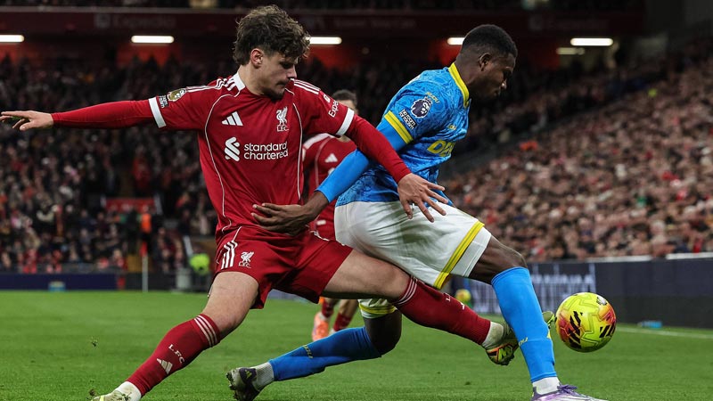 法尔克：拜仁正在为佩雷茨找寻新的外租球队，南安普顿有意（法尔克：拜仁正为佩雷茨物色新租借去处，南安普顿有意）