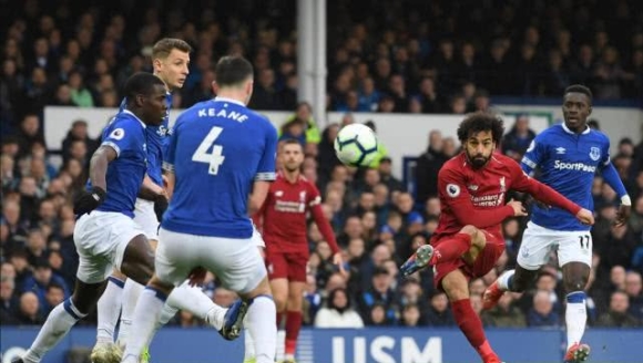 “封神”助力续航绿茵梦想，新鹏城与台铃举行车辆交付仪式（封神加持续航绿茵征程，台铃携手新鹏城完成车辆交付）