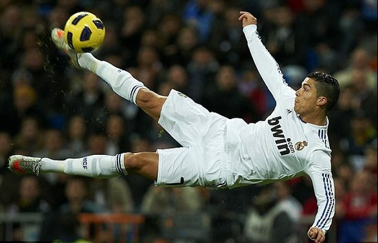 意媒：小斯坦科维奇获比利时联赛十月最佳球员，国米密切关注（意媒：小斯坦科维奇当选比甲十月最佳，国米正持续跟进）