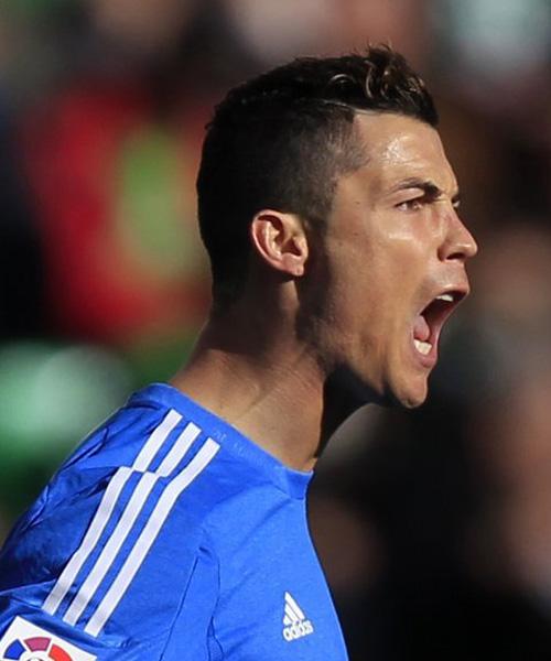 图片报：吉拉西在多特年入900万欧，去沙特可获得双倍收入（图片报：吉拉西在多特年薪900万欧，若赴沙特收入有望翻倍）